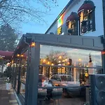 Hotel Premium Hotel, Mediterranean Food & Mezze Bar Momchilgrad