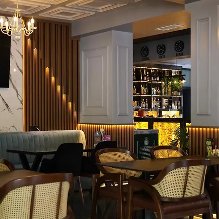 Hotel Premium Hotel, Mediterranean Food & Mezze Bar