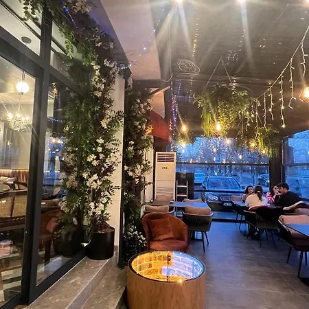 Hotel Premium Hotel, Mediterranean Food & Mezze Bar Momchilgrad