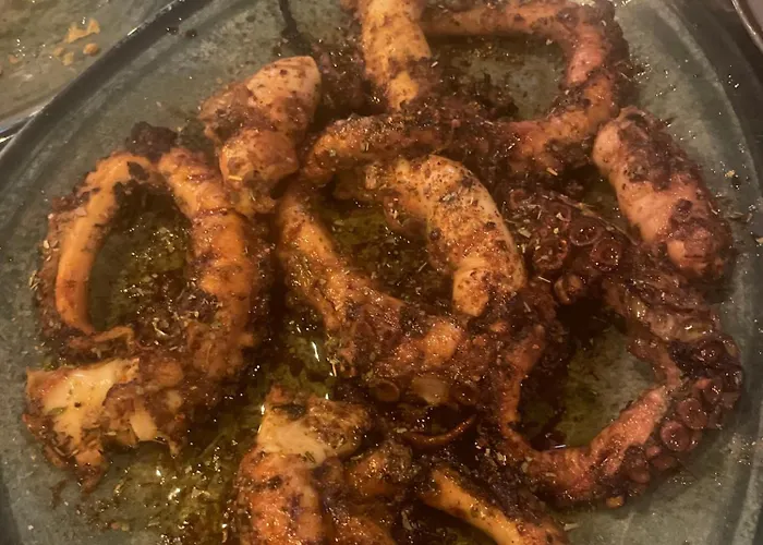 Hotel Premium Hotel, Mediterranean Food & Mezze Bar