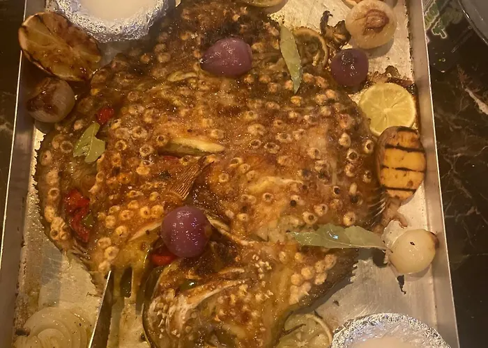 Premium Hotel, Mediterranean Food & Mezze Bar Hotel Momchilgrad