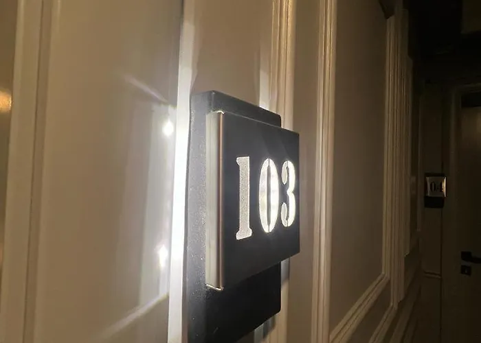 Premium Hotel, Mediterranean Food & Mezze Bar Hotel Momchilgrad